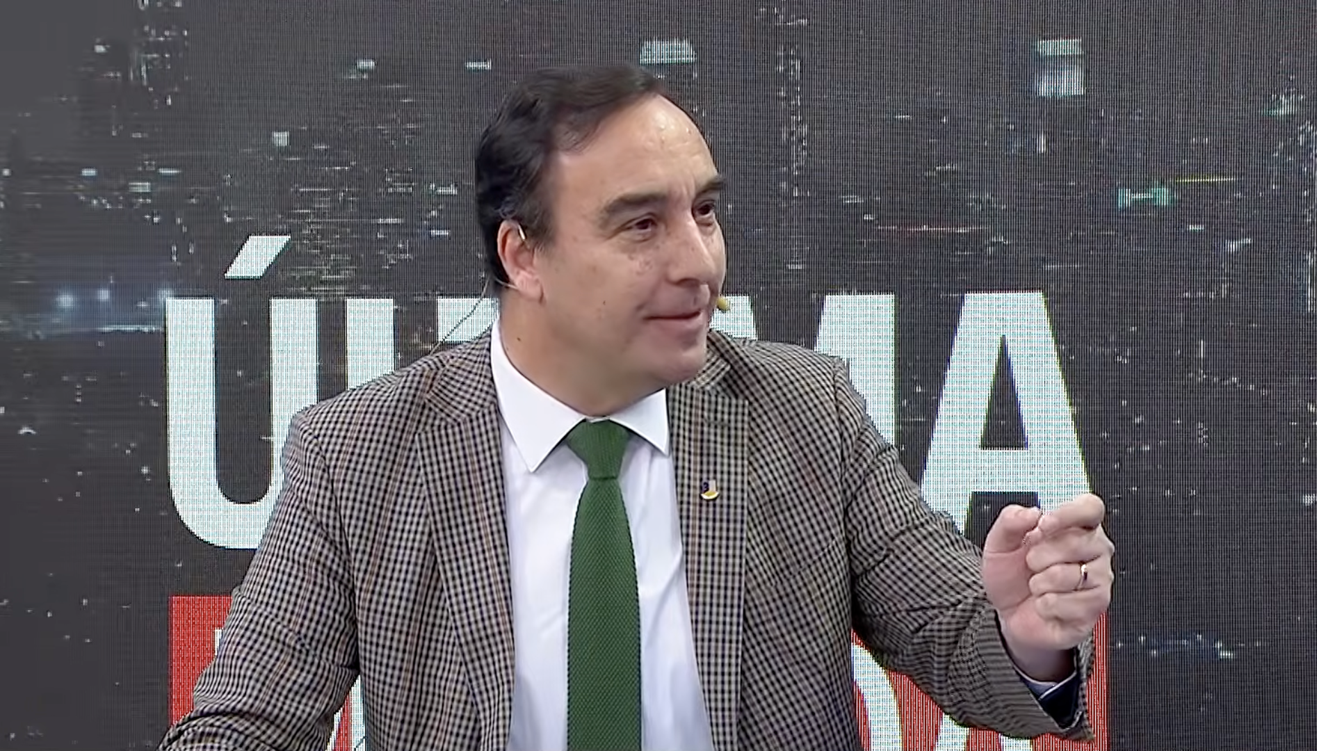 Gobernador de Magallanes alerta por buque chileno hacia las Malvinas: "Esperamos no tensionar más una relación" con Argentina