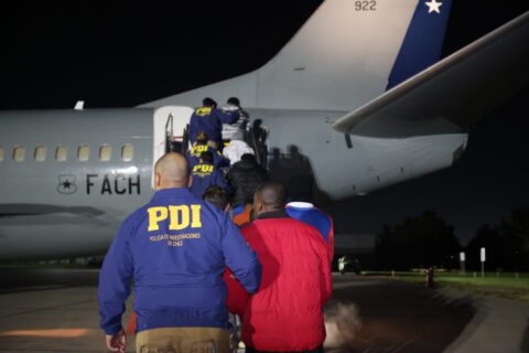 Cámara aprueba proyecto que agiliza expulsiones de migrantes: Así queda la iniciativa que pasa al Senado