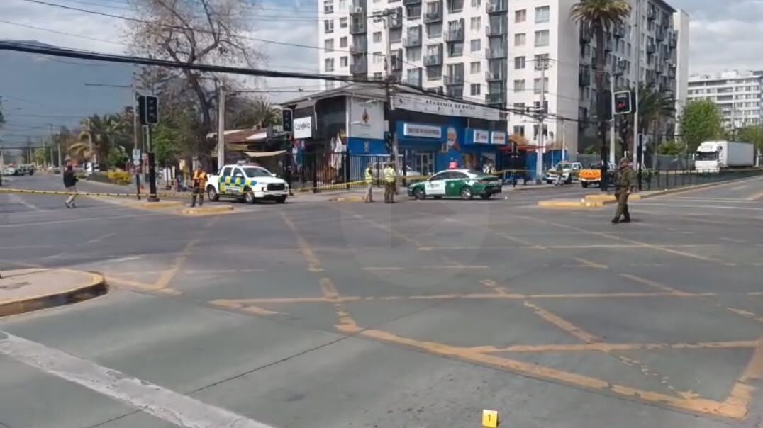 Patrulla de Carabineros atropelló a cuatro peatones en La Florida tras realizar maniobra para evadir a bus RED