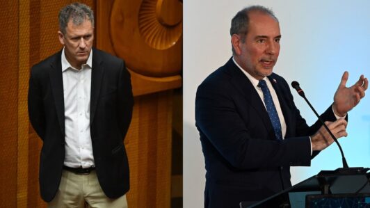 Cruce entre Muñoz y De Grange por corredores del Biobío: Exministro cuestiona decisión y actual titular defiende cambio