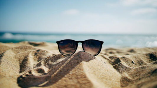 Lentes de sol: Protección UV, polarización y ajuste, las claves para elegir el modelo adecuado