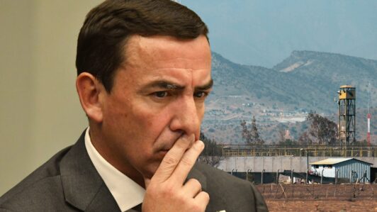 Ministro Rabat reconoce firma de decretos que rebajaron condenas a internos de Punta Peuco