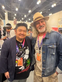Bauza compartió una foto suya con el director de "Los Simpson", David Silverman, en el evento anual LightBox Expo en California. Eric Bauza/Facebook