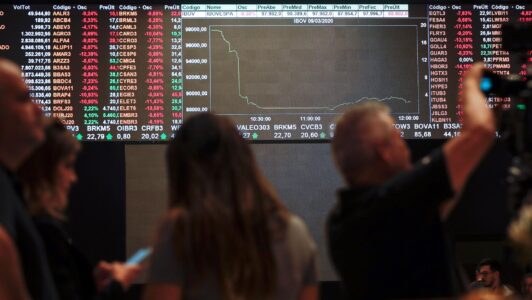 Tras triunfo de Lula: Bolsa de Brasil se desploma más de 13% al cierre y el real se deprecia más de 8%
