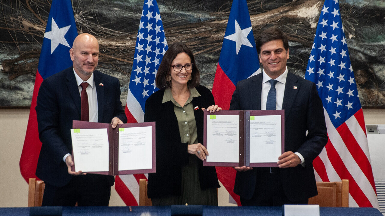 "No vamos a llegar a cero": Subsecretaria de Relaciones Económicas Internacionales confirma que Chile negocia reducción arancelaria con EE.UU.