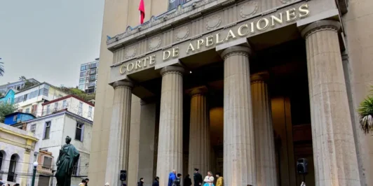 Revelan correos entre ministra de la Corte de Apelaciones de Valparaíso y abogada que afirma haber escrito sus fallos durante 17 años