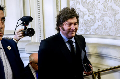 El presidente de Argentina, Javier Milei, llega al desayuno informativo del Fórum Europa del que es protagonista este miércoles 21 de octubre de 2026 en Madrid. EFE/ Mariscal