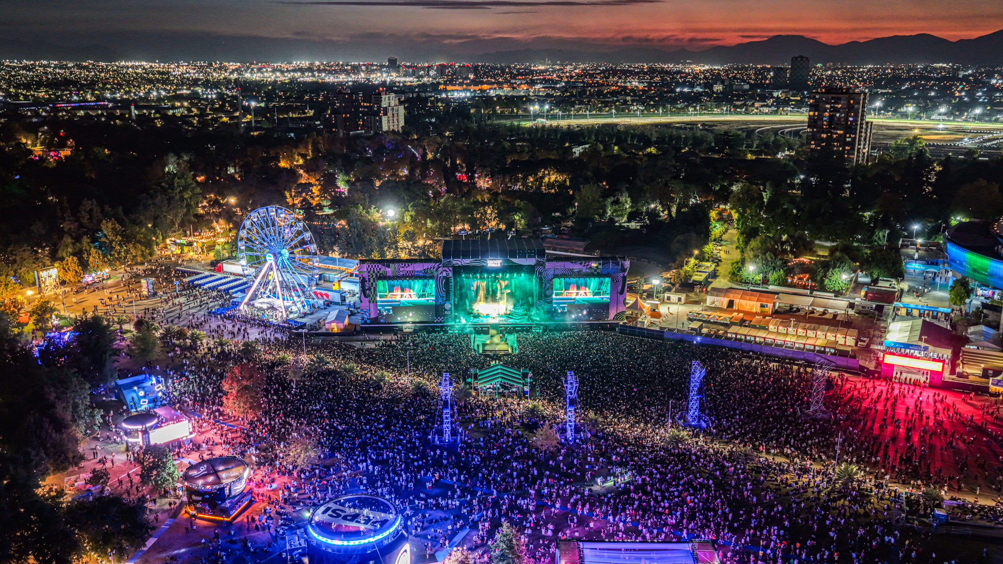 Leo Rey, Gondwana & Quique Neira y Javiera Mena: Los artistas chilenos que deslumbrarán en el Lollapalooza 2027 de Chile