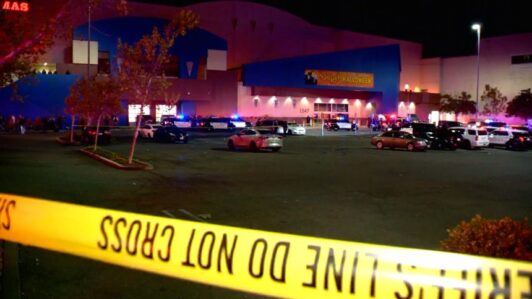 Estados Unidos: Un muerto y seis heridos tras tiroteo en tienda de Halloween en California