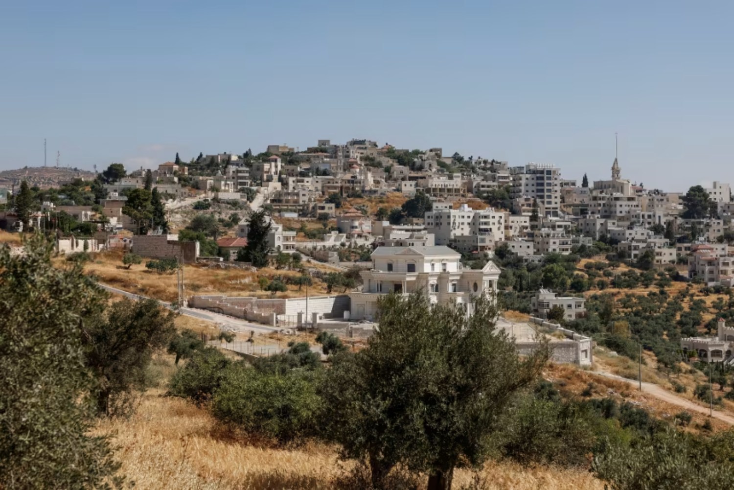 Colonos israelíes atacan a diplomáticos europeos en Cisjordania, un día después de agredir a una periodista del Washington Post