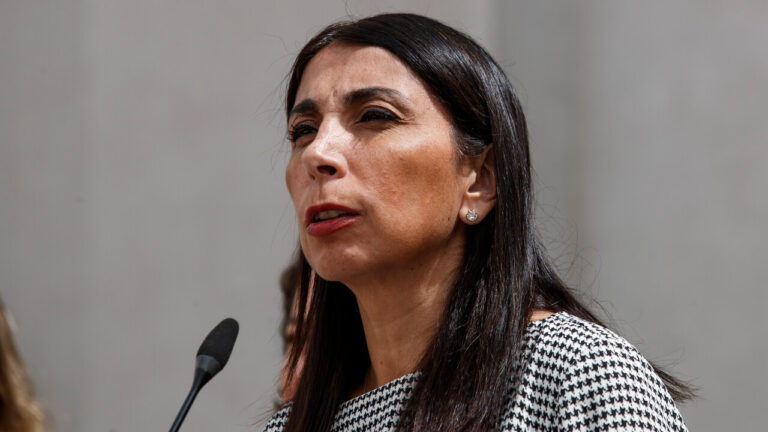 Karla Rubilar pide a Kast reconocer error por rebajas de condena: 