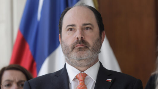 Ministro del Trabajo pide a futuros pensionados no tomar “decisiones apresuradas” tras la caída del Fondo E y abre la puerta a una restitución patrimonial