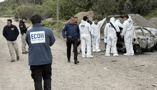 Hallan cuerpo en maletero de vehículo incendiado cerca del río Maipo en San Bernardo