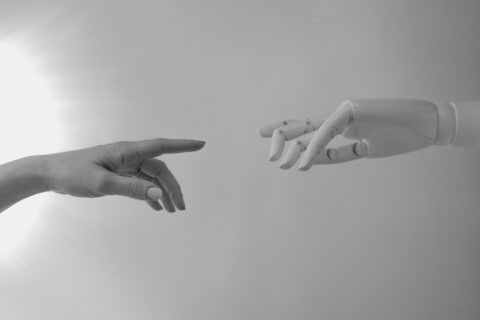 La encrucijada de las carreras humanistas ante la IA: “Las humanidades tienen el deber de ponerse por delante de la historia”