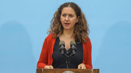Presidenta de la Sofofa descarta aplazar la rebaja de impuesto a las empresas: 