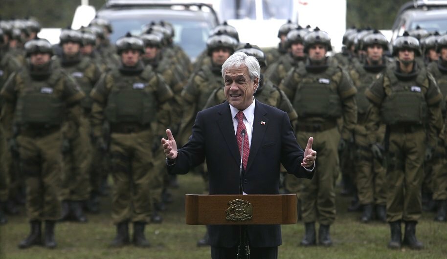 Foto: Presidente Piñera presentando al Comando Jungla en la novena región