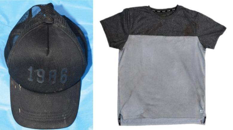 Foto: La gorra y la camiseta encontradas en la escena del crimen.