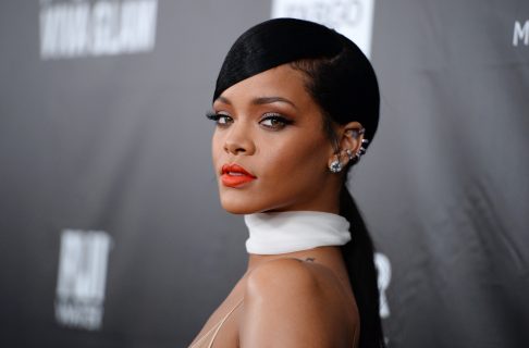 Rihanna solicita registrar “Fenty Hair”: Extendería su imperio hacia el mercado de los productos para el cabello