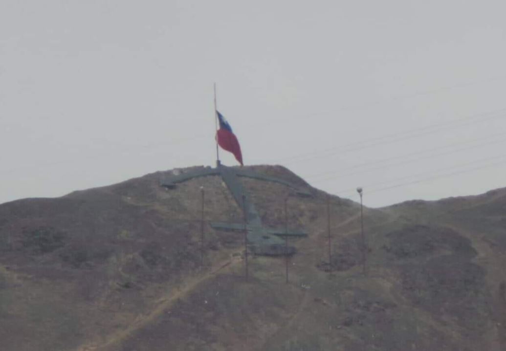 Pintan de negro símbolo del Cerro El Ancla: “Antofagasta está de luto” - CNN Chile