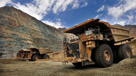 Transición tecnológica de la minería: Faenas apuestan por incluir camiones y perforadoras autónomas en sus labores