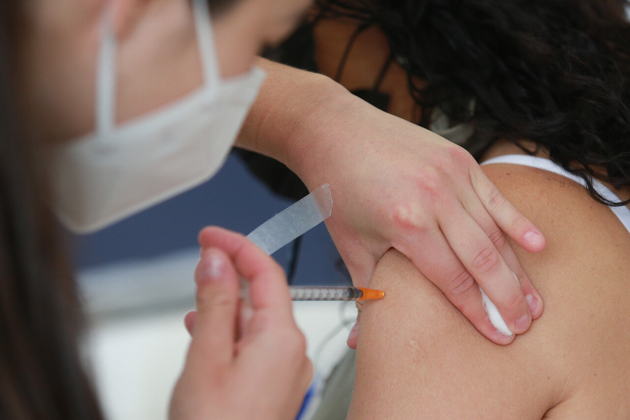 Minsal rules out considering mandatory vaccination in Chile