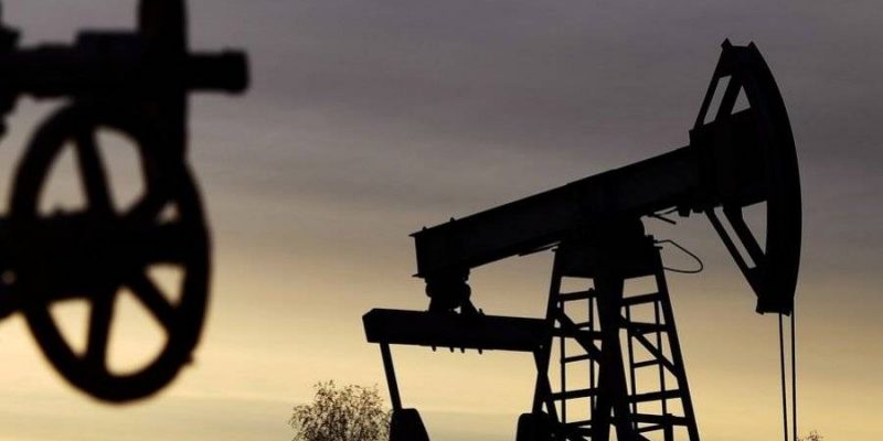 Tras ataque de Irán a bases estadounidenses en Qatar e Irak: Precio del petróleo cae al menos 4%