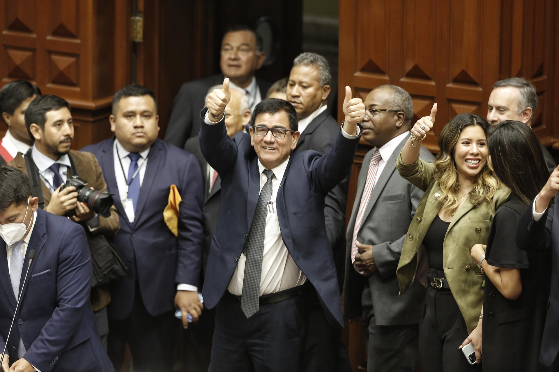 ¿Qué Dice La Constitución De Perú Sobre La Disolución Del Congreso?