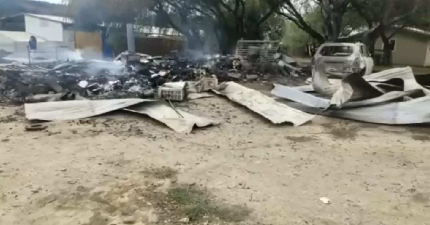 Nuevo Ataque Incendiario En La Araucanía 12 Encapuchados Golpean A