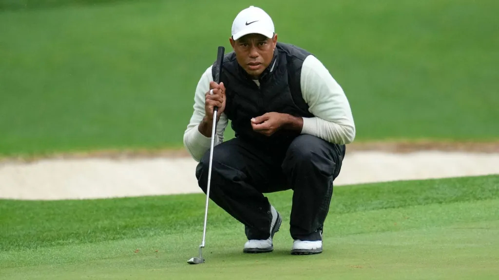 Tiger Woods supera el corte en el Masters de Augusta y bate un récord