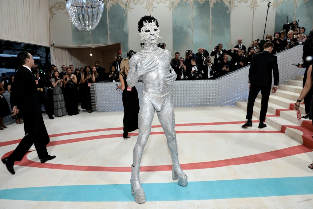 Met Gala 2023 En Fotos Los Outfits Más Atrevidos Las Celebridades Que Asistieron Y El Tributo 9554