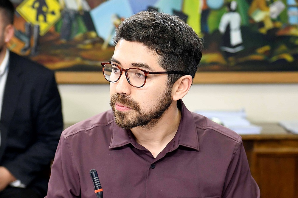 Juan Santana (PS) “La UDI se ha transformado en el vocero principal de