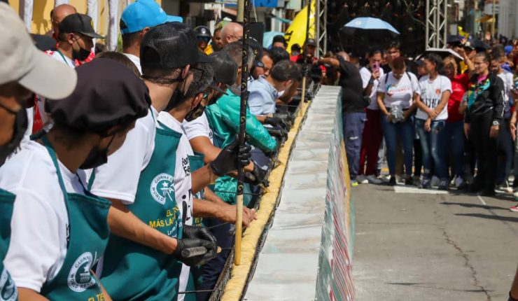 Venezuela busca otro Guinness con un tequeño de 15 metros de largo
