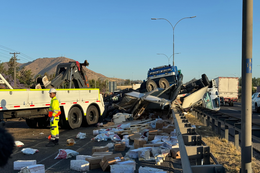 Choque múltiple en Autopista Central provocó corte de tránsito hacia el
