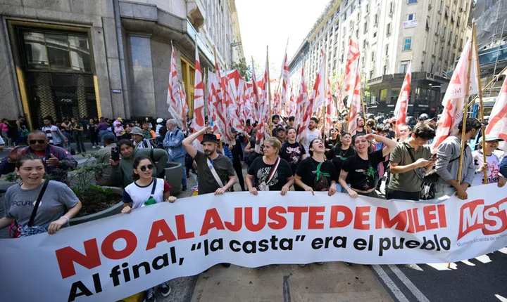 El que corta, no cobra”: Las claves de las protestas en Argentina contra el Gobierno de Javier Milei