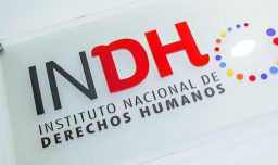 Revés para el INDH: Juzgado declara inadmisible querella presentada contra Mario Desbordes por presunto tráfico de influencias