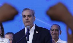 Luis Abinader es reelegido como presidente en República Dominicana