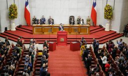 El cronómetro del poder: cuánto han durado las Cuentas Públicas desde la década de 1940 hasta hoy (y el récord que puede conseguir Boric)