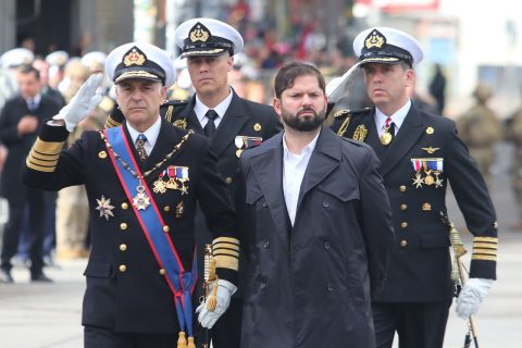 Presidente Gabriel Boric es recibido entre pifias en acto del 21 de mayo en Valparaíso