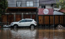 Inundación en Quilicura: Paralizan obras de inmobiliaria en Lo Cruzat y anuncian tramitación de bonos para damnificados