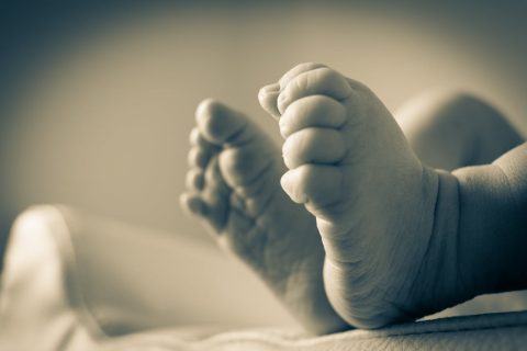 Trágico incendio en India dejó al menos 7 recién nacidos muertos: "Todos salieron corriendo y dejaron a los bebés dentro"