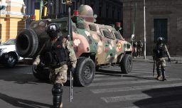 Con un tanque y cientos de militares: Así entraron las fuerzas armadas al palacio de Gobierno de Bolivia