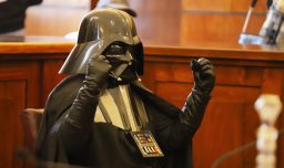 Cuando Darth Vader anunciÃ³ en CNN: La conexiÃ³n de la cadena de noticias con el mundo radial