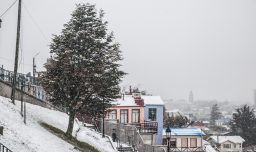 Declaran estado de emergencia en Punta Arenas por "alteración a la conectividad" tras nevadas que dejaron 3.139 aislados