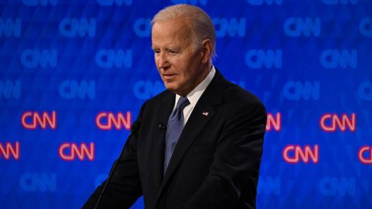60% de los votantes estadounidenses creen que Biden se debería bajar de la carrera presidencial