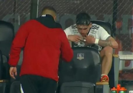 Jorge Almirón rompe el silencio tras tenso cruce con Carlos Palacios: ¿Qué dijo el DT de Colo Colo?