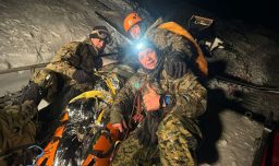 Ejército de Chile rescata a esquiador extraviado en el volcán Antuco