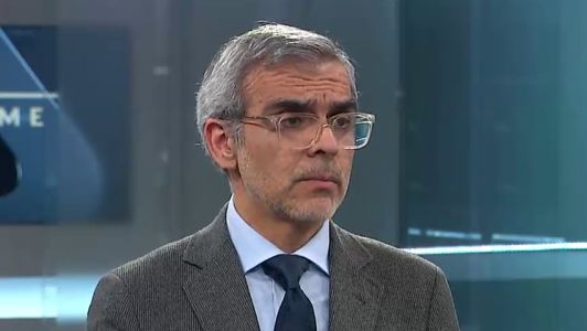 Ministro Cordero responde a fiscal Saab por afirmar que Valencia sufrió presiones: "No tiene las credenciales adecuadas"