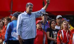 A tres días de las elecciones: El chavismo y la oposición miden su fuerza en multitudinarias marchas en cierre de campaña