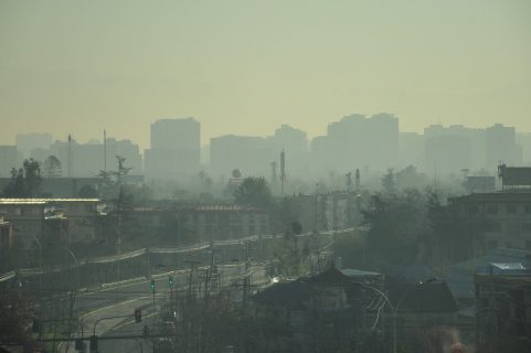 La calidad del aire no da tregua: Decretan alerta ambiental para hoy en la Región Metropolitana