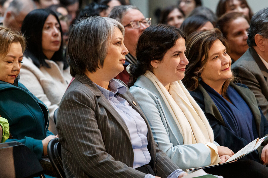 Ministras Jeannette Jara y Antonia Orellana/Agencia Uno